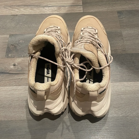 Hoka Women's Kaha 2 Low GTX Hiking Sneakers - Picture 9 of 16